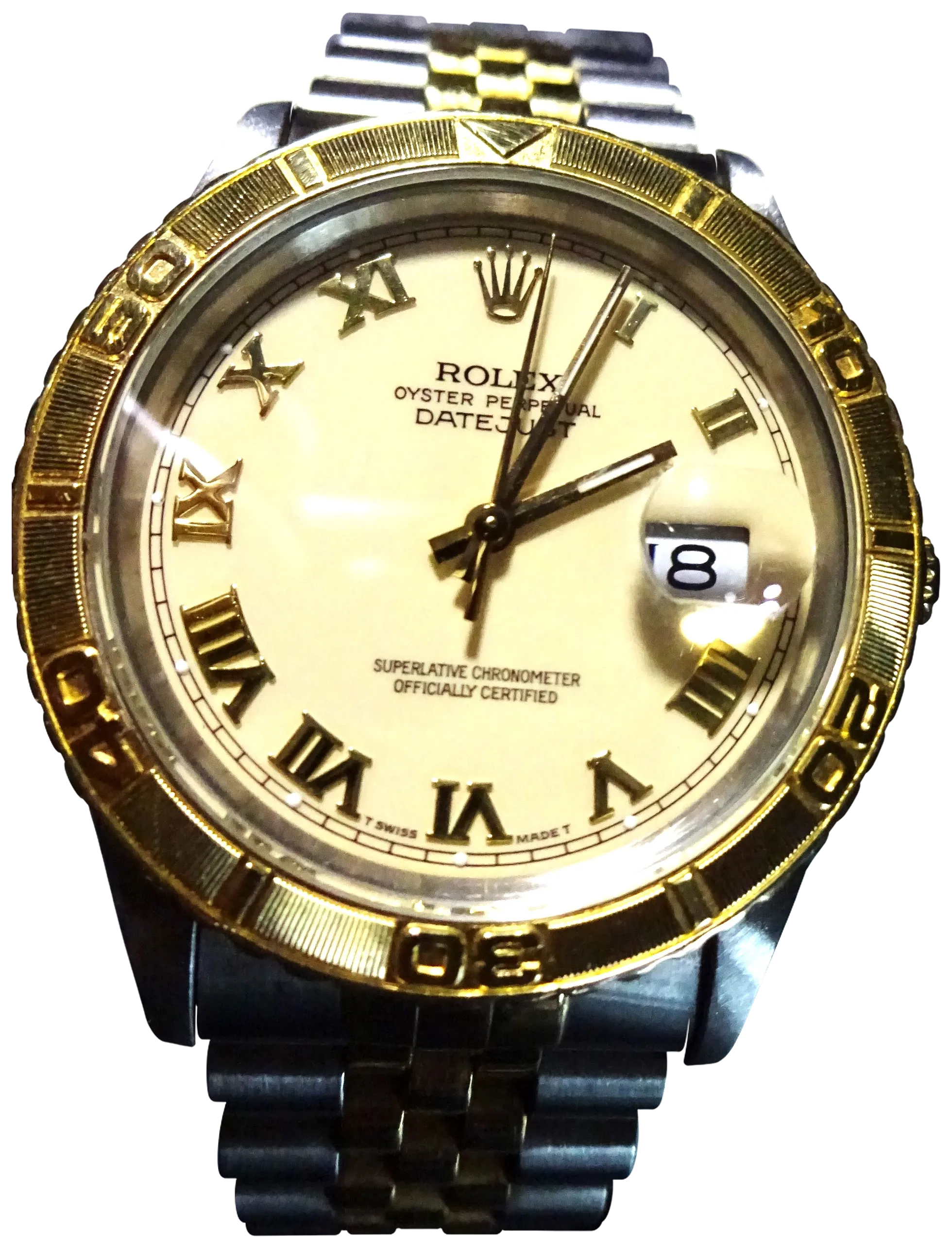 Különálló, ép kétszínű Datejust Turn-O-Graph római számos számlappal és nyolcas dátummal, átlátszó háttérrel. Nem Todd Beamer saját órája.